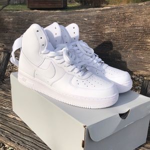 Air Force 1 High ‘07 Size 12 worn 1x fresh they too crispy! #kickzonfire🔥🔥🔥